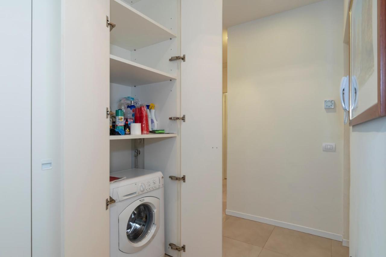 Luxury Apartment Near Duomo Italia 38 Milano Esterno foto